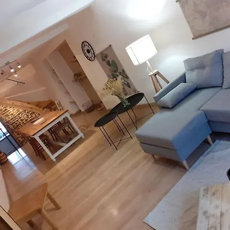 Agreable Maison De Village Avec Piscine Saint-Hilaire-de-Brethmas