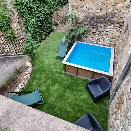 Agreable Maison De Village Avec Piscine Ferienhaus